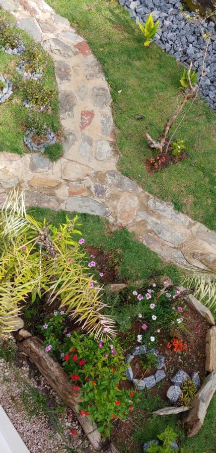Casal Ostara Begonia Hotel Alto Paraiso de Goias Exterior photo
